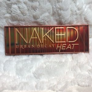 Urban Decay Naked Heat eyeshadow pallet